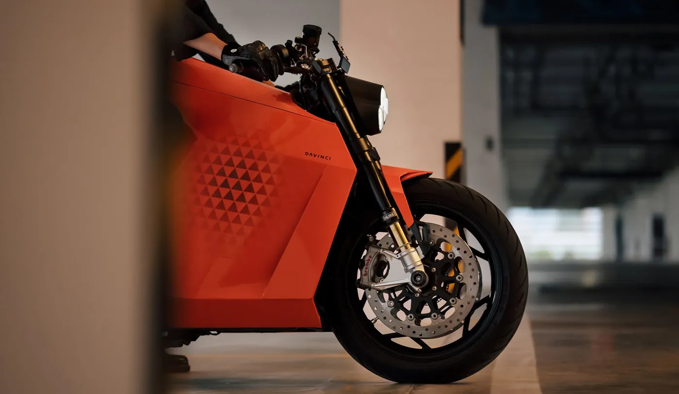 DaVinci DC100 orange de profil